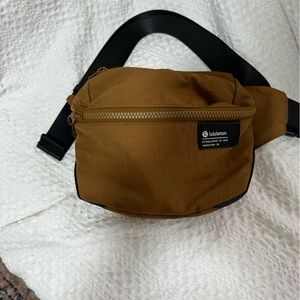 Clean Lines Belt bag 2L
